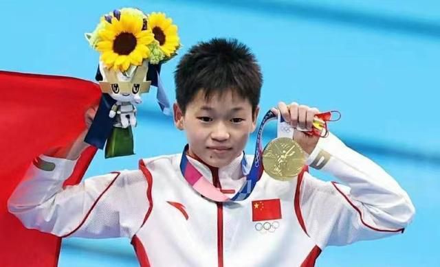 特尔施特根连续缺席了3场俱乐部比赛，而Alex Pintanel指出，阿隆索是因为背部问题缺席。